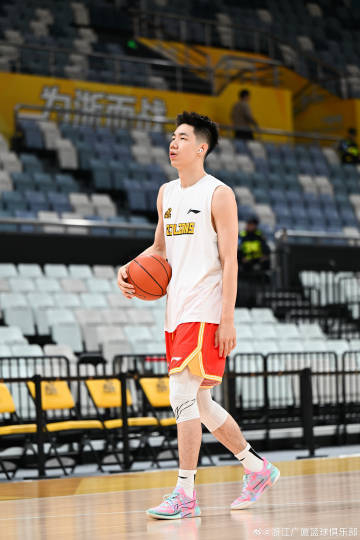 九游官网-包含广厦男篮赛前战术微调；志在全明星赛名次提升；管理层满意；身体对抗强度拉满的词条
